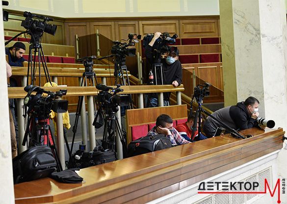 Разумков доручив переглянути рішення щодо позбавлення акредитації у парламенті низки ЗМІ